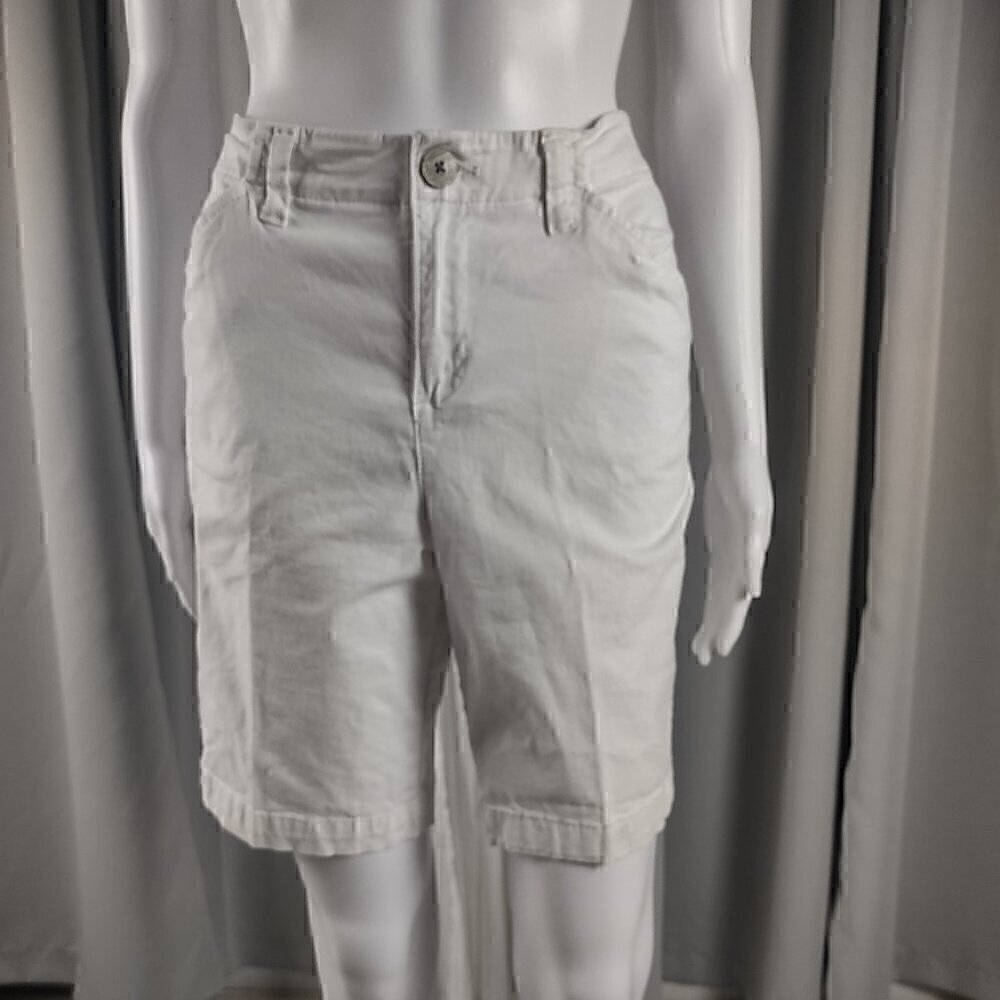 Lee Women's Cotton Blend White Mid Rise Regular Shorts Size 8M - Picture 2 of 11